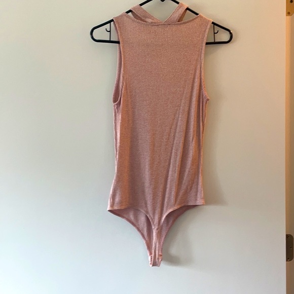 Express low cut body suit size medium lite pink - Picture 2 of 2